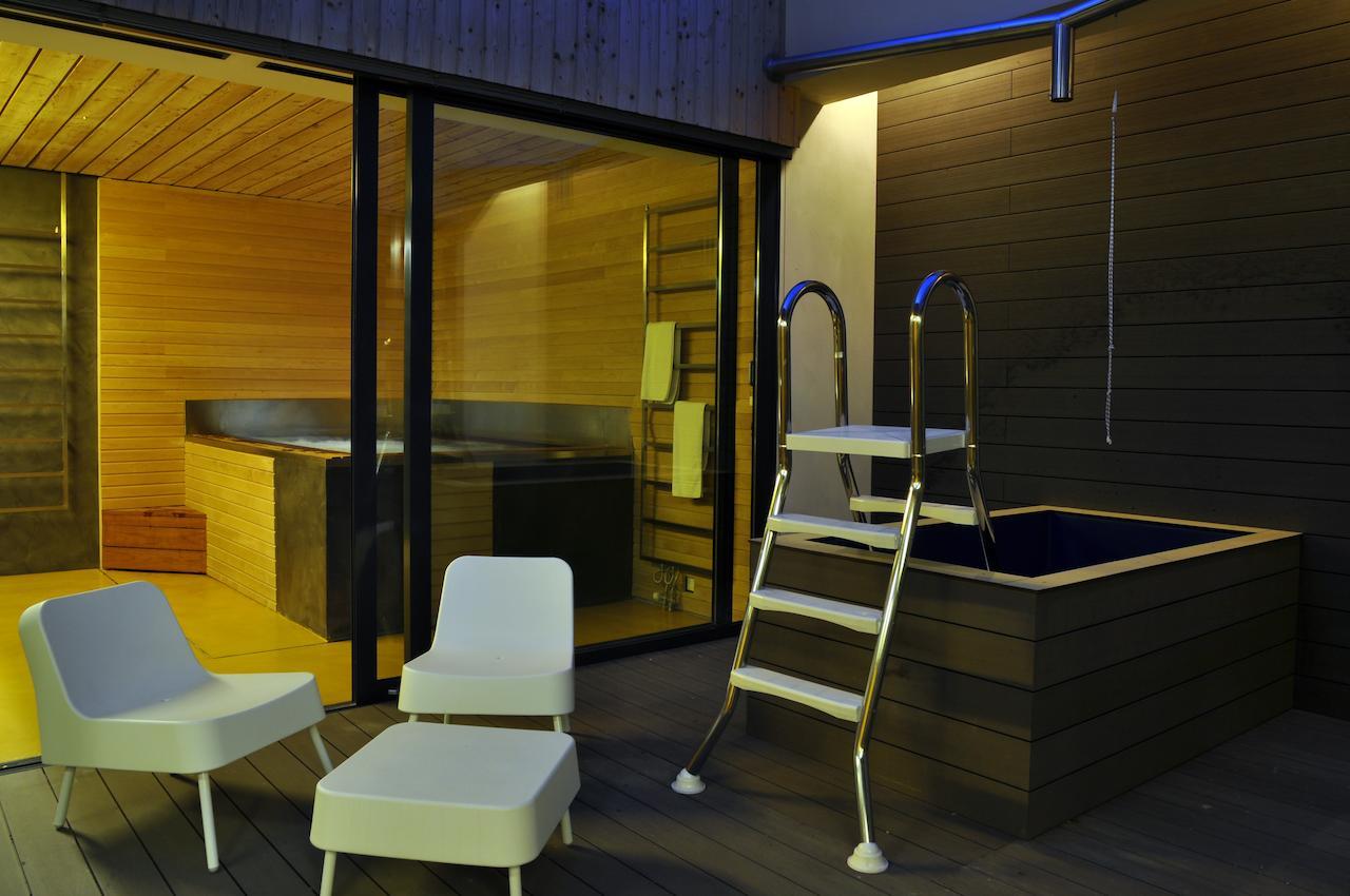 Hotel Kokorin Екстер'єр фото