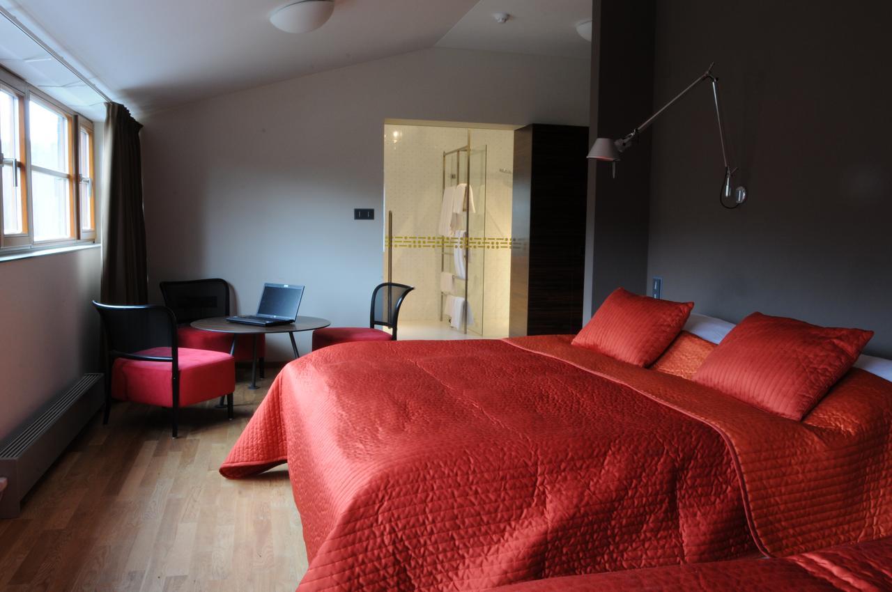 Hotel Kokorin Екстер'єр фото