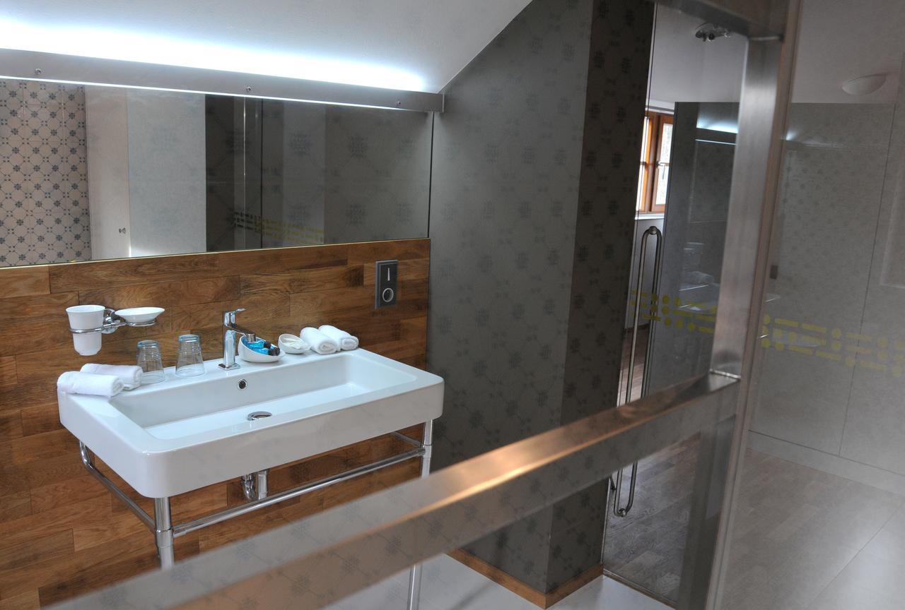 Hotel Kokorin Екстер'єр фото